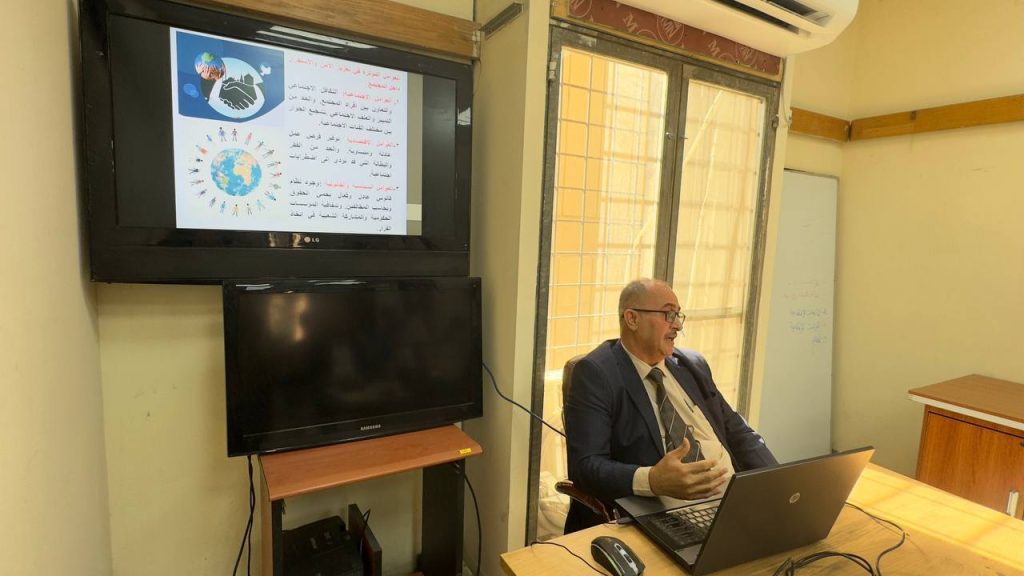 photo_5246981943335783296_y